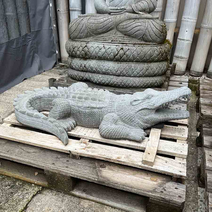 Krokodil Skulptur aus Flussstein