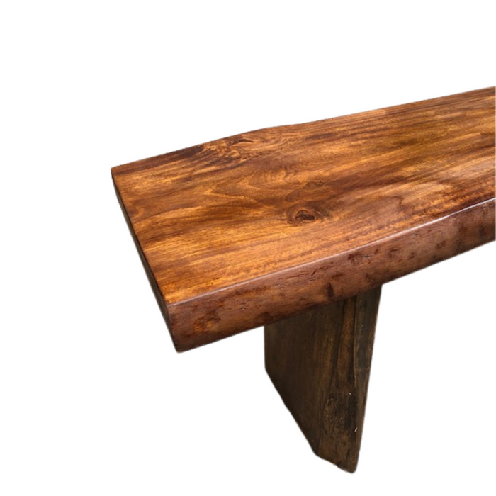 Massiver Tisch aus Suar wood