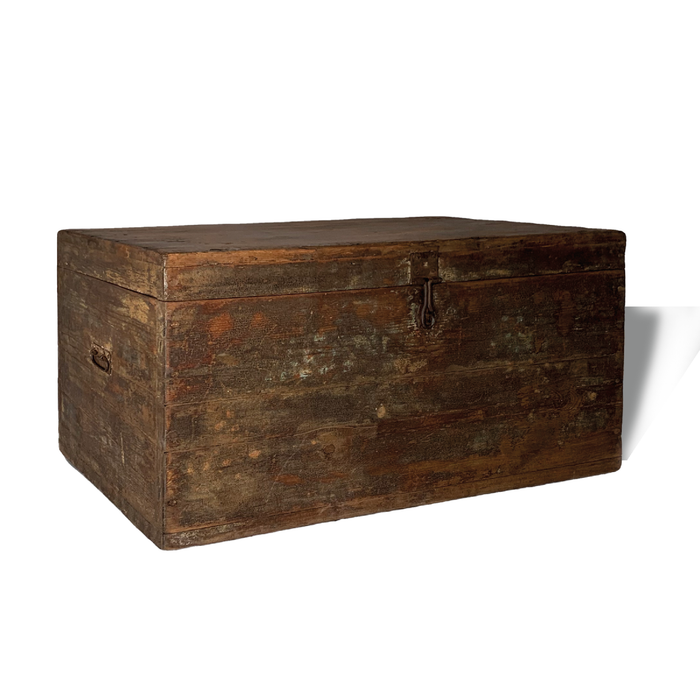 Große Holztruhe