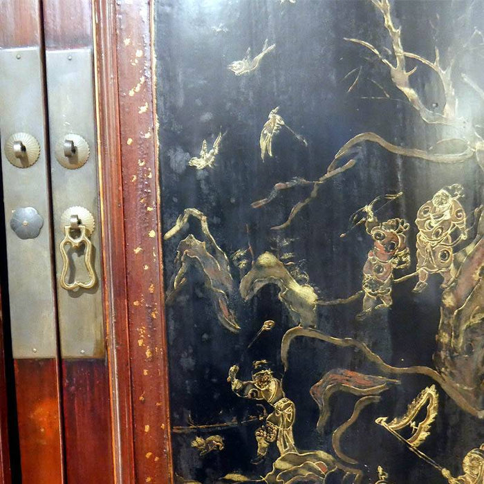 Asiatischer Schrank antik